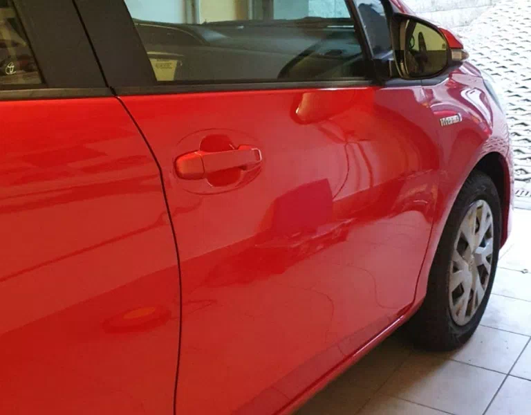 Czerwone auto